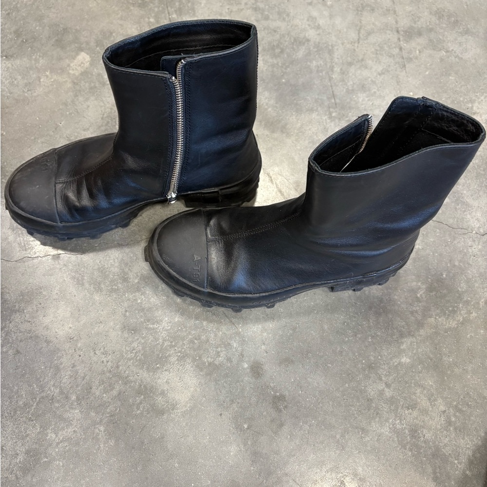 Camper lug sole Chelsea boot